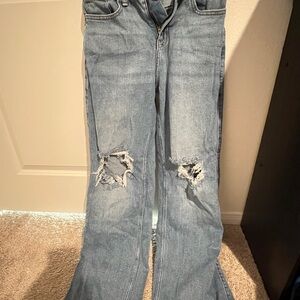 Hollister women’s Distressed Blue Jeans